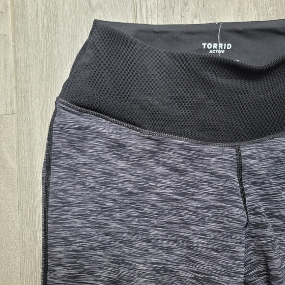 NWT Torrid Capri Leggings 0 - Picture 3 of 10